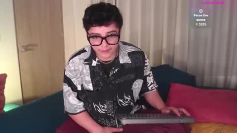 Isabella Mout  online show from March 2026 04:51:02 PM