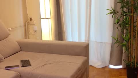 isabellauribe online show from September 2025 01:57:02 PM