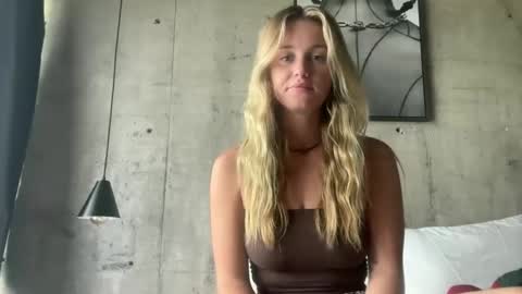 Snapshot of isabellesings chatting on February 2026 05:26:01 AM isabellesings online show from February 2026 05:26:01 AM