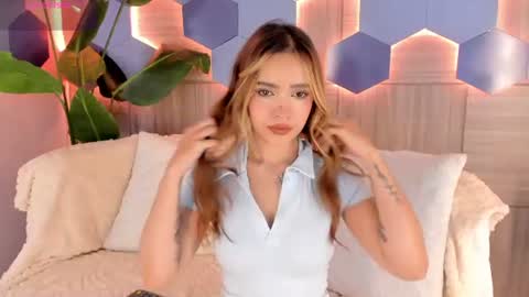Snapshot of isabellestorm chatting on June 2026 03:07:01 AM online show from June 2026 03:07:01 AM
