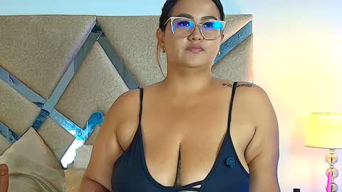 IsabellMendez online show from September 2025 06:52:02 PM