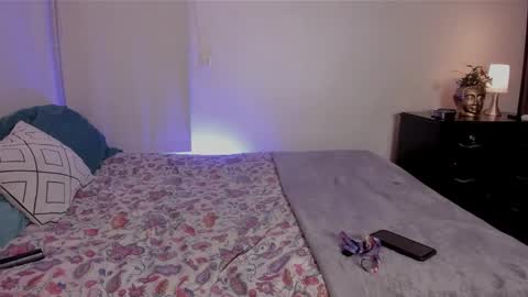 Isa online show from September 2025 02:00:01 AM