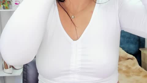 Snapshot of isadoravex chatting on May 2026 02:19:02 AM Isabel online show from May 2026 02:19:02 AM