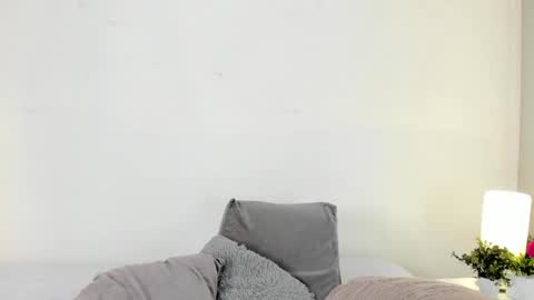 isameow online show from December 2024 01:03:02 AM