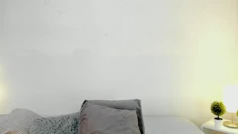 isameow online show from January 2025 12:09:01 AM