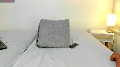 isameow online show from March 2025 01:36:02 AM