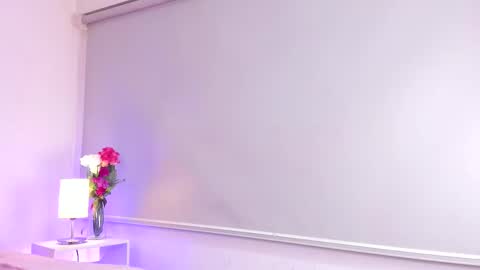 isameow online show from October 2025 01:13:02 AM