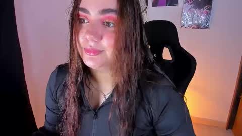 Isa online show from November 2025 10:08:02 PM