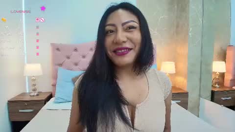 Snapshot of isis_choi chatting on July 2026 07:27:02 PM Isis Choi online show from July 2026 07:27:02 PM