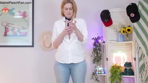 Lou  Peaches online show from May 2026 02:11:01 PM