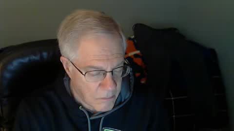 islesman22 online show from December 2024 10:53:02 PM