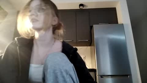 Mia online show from April 2026 05:13:02 PM