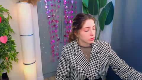 Snapshot of isobelsteinger chatting on February 2026 06:25:02 AM Emilia online show from February 2026 06:25:02 AM