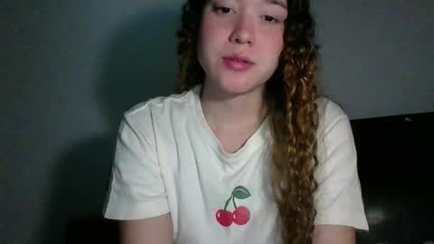 Snapshot of issa30213 chatting on December 2025 02:49:01 AM Issa online show from December 2025 02:49:01 AM