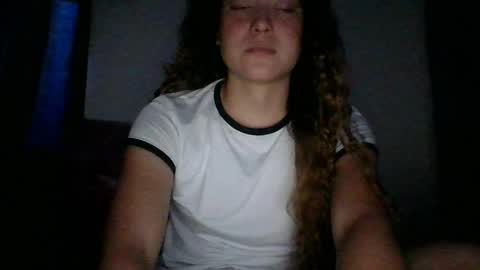 Snapshot of issa30213 chatting on April 2026 07:34:02 PM Issa online show from April 2026 07:34:02 PM