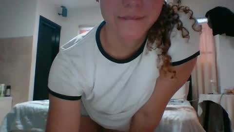 Snapshot of issa30213 chatting on April 2026 10:59:01 PM Issa online show from April 2026 10:59:01 PM