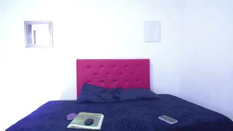 issa_kitty online show from December 2024 05:47:02 PM