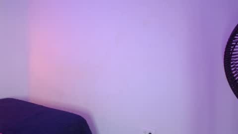 issa_kitty online show from February 2025 05:15:01 PM