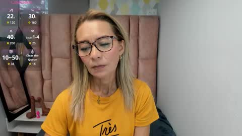 ISSA MILF online show from March 2026 01:18:01 PM