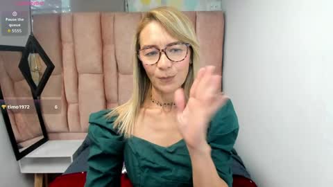 ISSA MILF online show from March 2026 01:18:02 PM