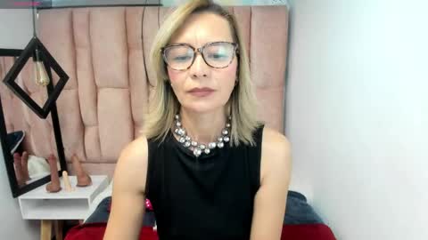 ISSA MILF online show from April 2026 03:05:01 PM