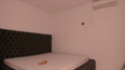 Issy online show from February 2026 08:07:01 PM