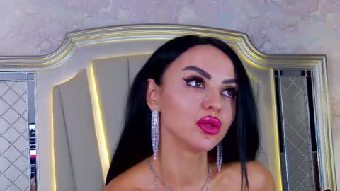 Issadorra online show from March 2026 08:26:33 AM