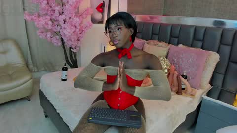 Snapshot of isseymz chatting on December 2024 09:12:02 AM Iseey online show from December 2024 09:12:02 AM