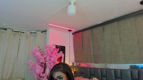 Snapshot of isseymz chatting on December 2024 04:20:02 AM Iseey online show from December 2024 04:20:02 AM