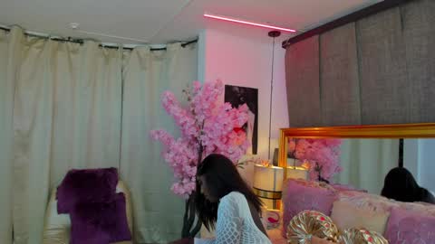 Snapshot of isseymz chatting on December 2024 07:06:02 AM Iseey online show from December 2024 07:06:02 AM