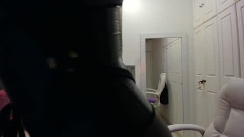 Snapshot of isseymz chatting on January 2025 05:32:02 AM Iseey online show from January 2025 05:32:02 AM