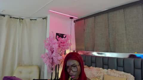 Snapshot of isseymz chatting on February 2025 09:26:02 PM Iseey online show from February 2025 09:26:02 PM