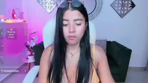 issi_loren online show from December 2025 09:34:02 PM