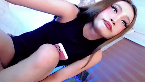 Snapshot of its_me_luna1111 chatting on July 2026 04:35:01 PM its_me_luna1111 online show from July 2026 04:35:01 PM