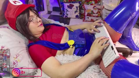 Snapshot of its_vero chatting on December 2025 08:21:02 AM Fansly and Instagram Its vero online show from December 2025 08:21:02 AM