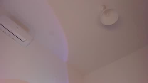 Isabella online show from December 2025 10:53:01 AM