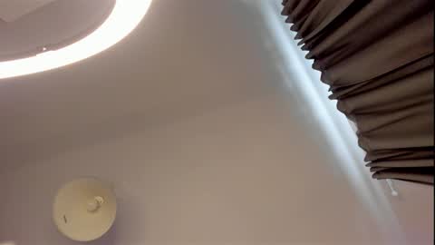 Isabella online show from February 2026 11:15:02 AM