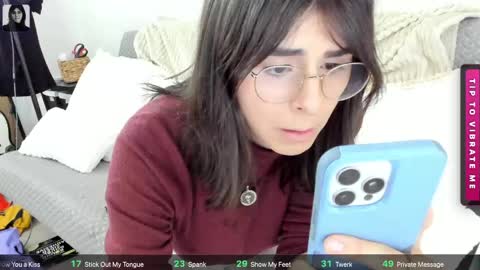 Snapshot of itschloelaurent chatting on May 2026 06:47:01 PM itschloelaurent online show from May 2026 06:47:01 PM