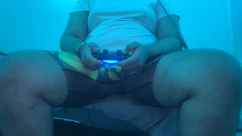 Snapshot of itsfentyheaux chatting on April 2026 04:18:02 AM Chub Gooner online show from April 2026 04:18:02 AM