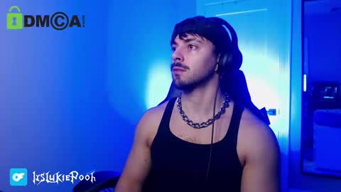 Snapshot of itslukiepooh chatting on November 2025 11:54:01 PM Itslukiepooh online show from November 2025 11:54:01 PM