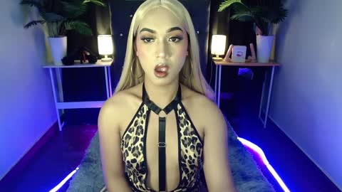 Sofia online show from September 2025 07:48:01 PM