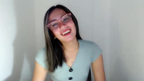 itsurgil_kloeh online show from November 2025 08:19:01 PM