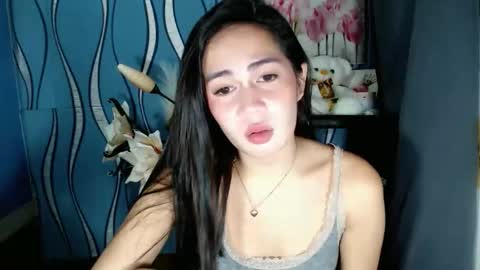 itsurgil_kloeh online show from May 2026 10:17:02 PM