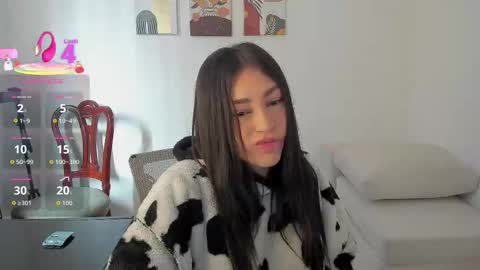 Itziar  online show from October 2025 05:25:02 PM