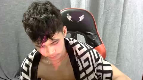 itzme_john online show from April 2026 06:49:01 PM