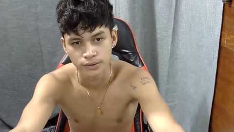 itzme_john online show from April 2026 06:01:02 PM