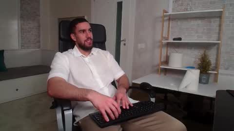 IvanHydee online show from November 2025 05:53:02 AM