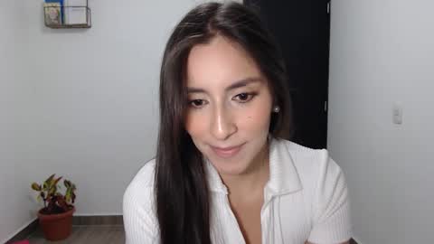 Snapshot of ivanna_angel chatting on November 2025 01:22:01 AM Ivanna angel online show from November 2025 01:22:01 AM