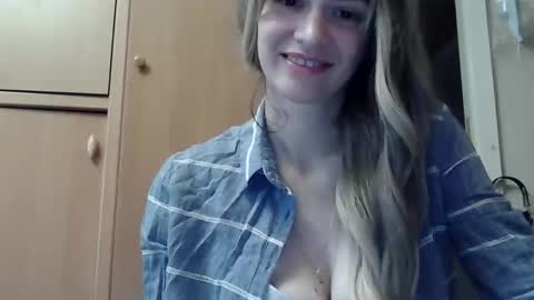 Snapshot of ivetta911 chatting on October 2025 01:18:01 PM ivetta911 online show from October 2025 01:18:01 PM