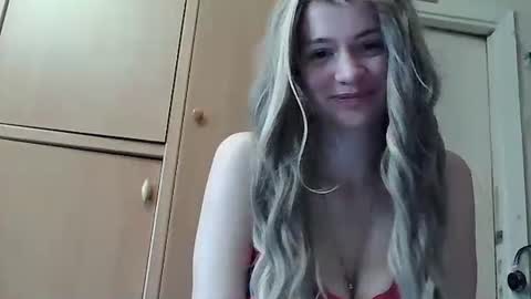 Snapshot of ivetta911 chatting on December 2025 09:29:02 AM ivetta911 online show from December 2025 09:29:02 AM